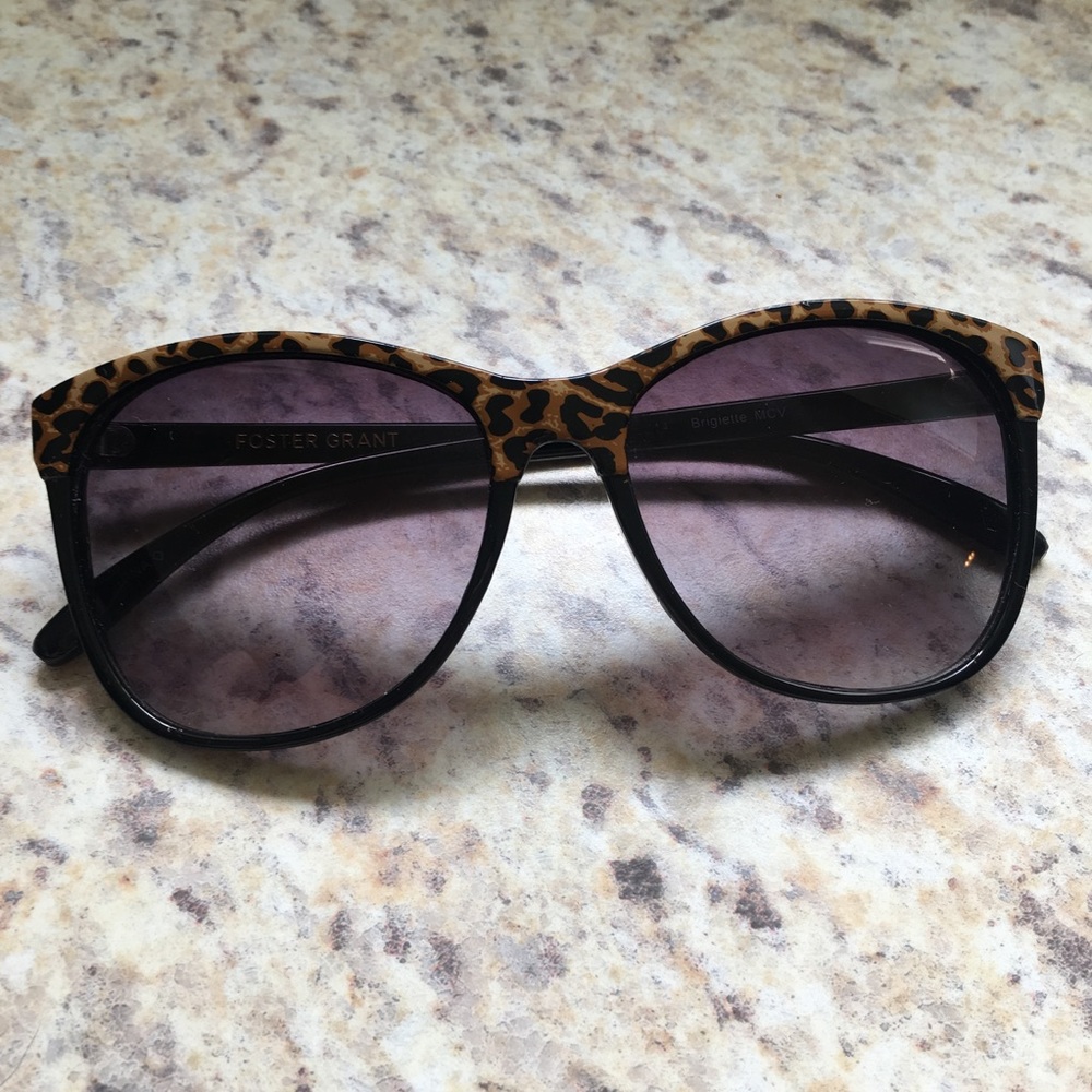 ‼️SALE‼️Black and Cheetah Print Fashion Sunglasses